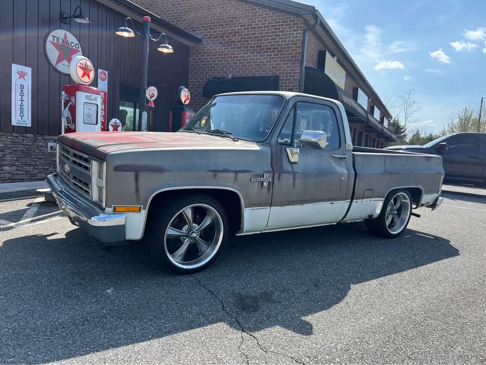 1986 Chevrolet C10 thumbnail 8