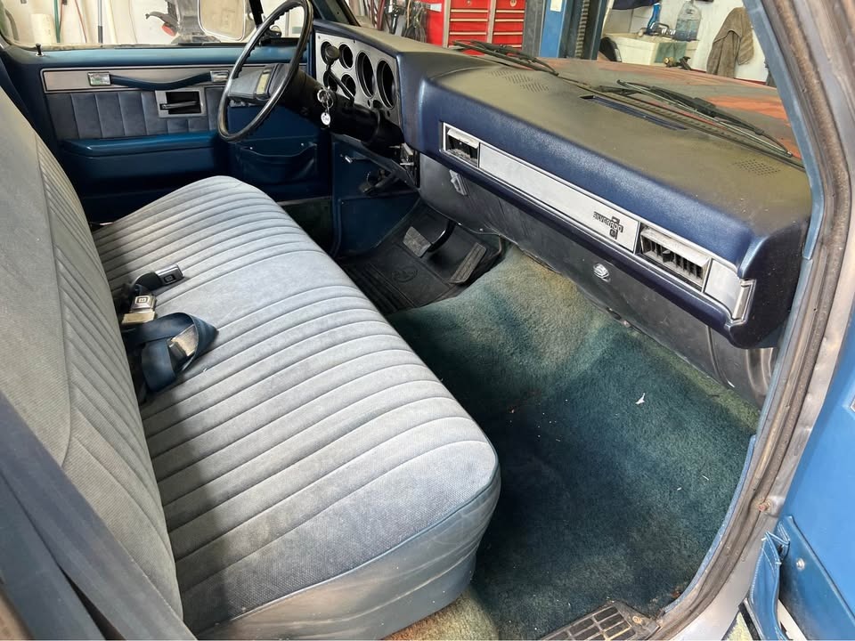 1986 Chevrolet C10 thumbnail 10
