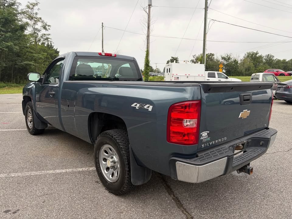 2011 Chevrolet Silverado 1500 thumbnail 3