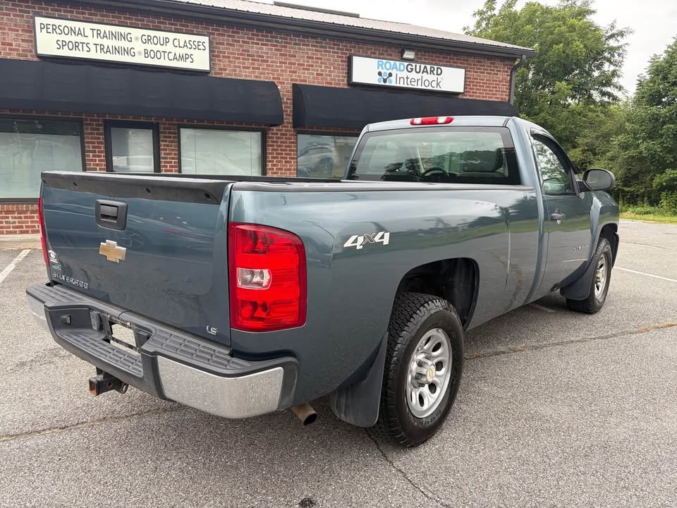 2011 Chevrolet Silverado 1500 thumbnail 4