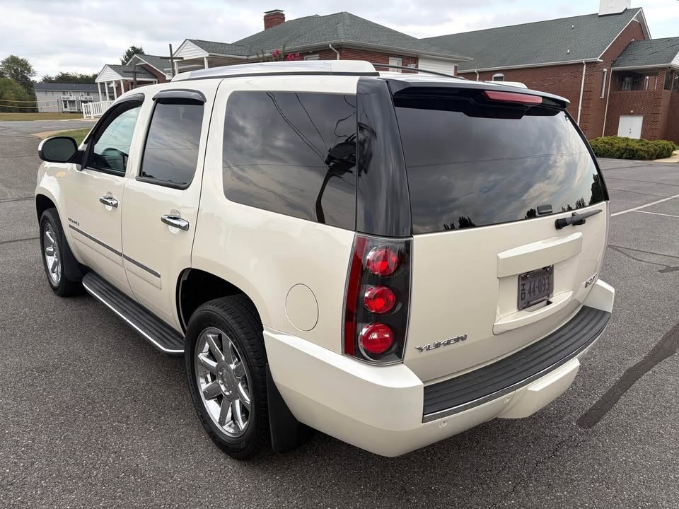 2013 GMC Yukon thumbnail 3