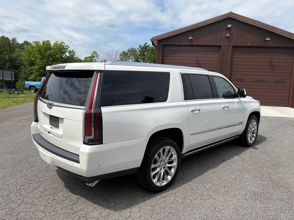 2018 Cadillac Escalade thumbnail 5