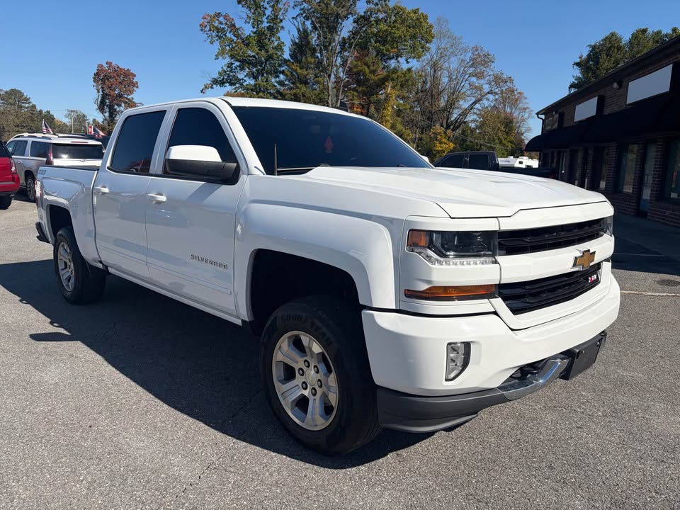 2017 Chevrolet Silverado 1500 thumbnail 7