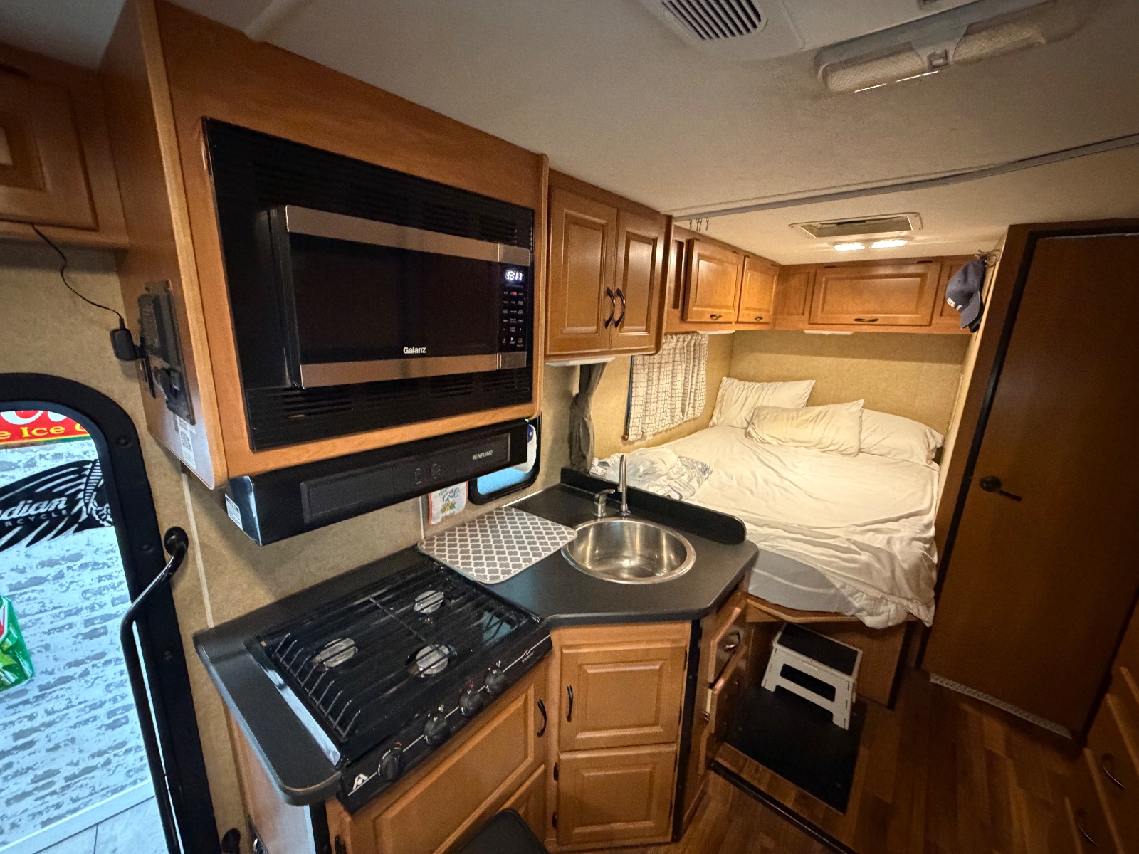2015 Ford E-350 thumbnail 13
