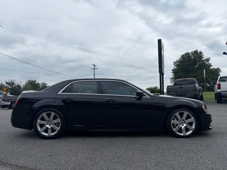 2012 Chrysler 300 thumbnail 6