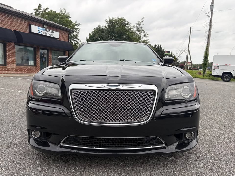 2012 Chrysler 300 thumbnail 8