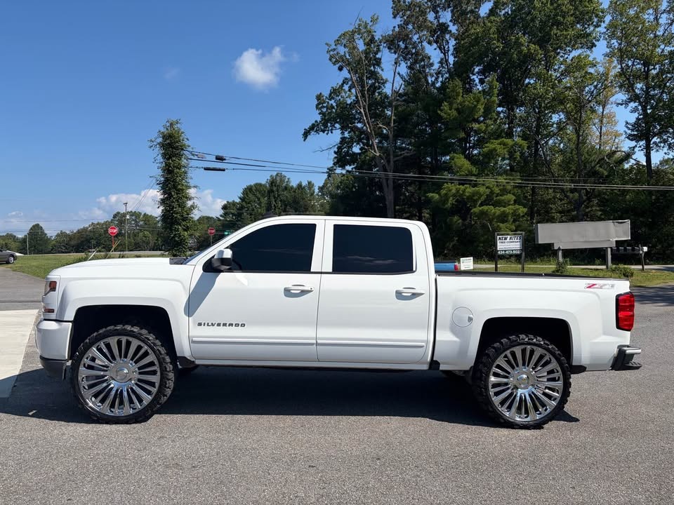 2017 Chevrolet Silverado 1500 thumbnail 2