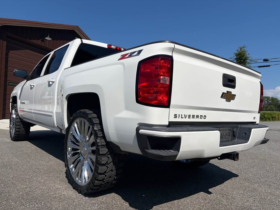 2017 Chevrolet Silverado 1500 thumbnail 3