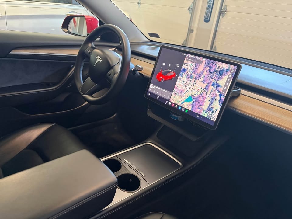 2021 Tesla Model 3 thumbnail 11