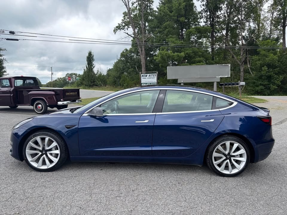2018 Tesla Model 3 thumbnail 2