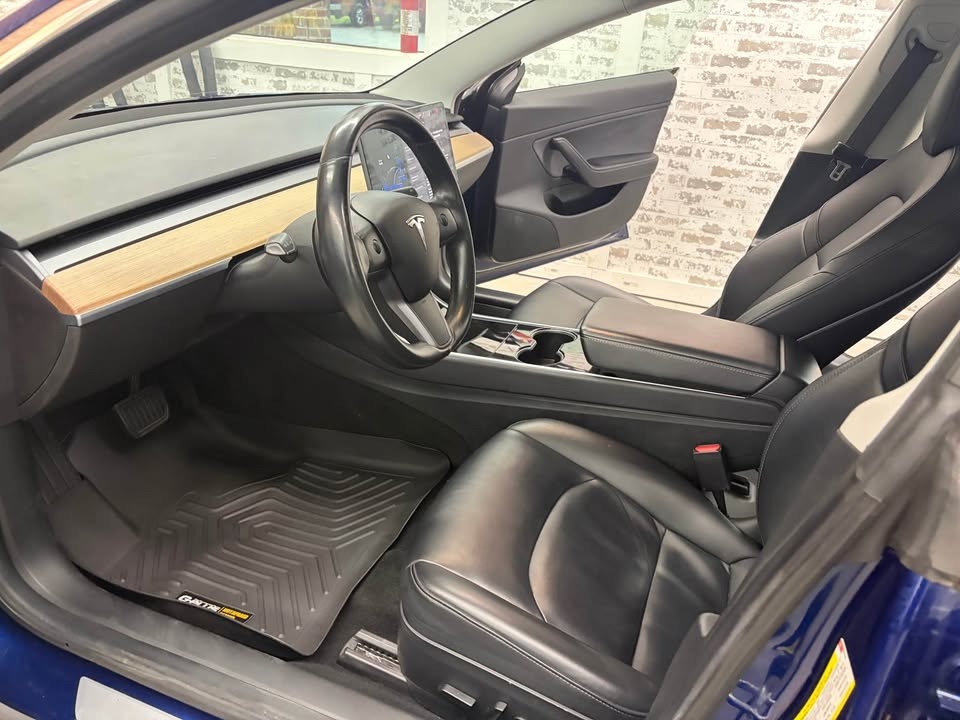 2018 Tesla Model 3 thumbnail 9