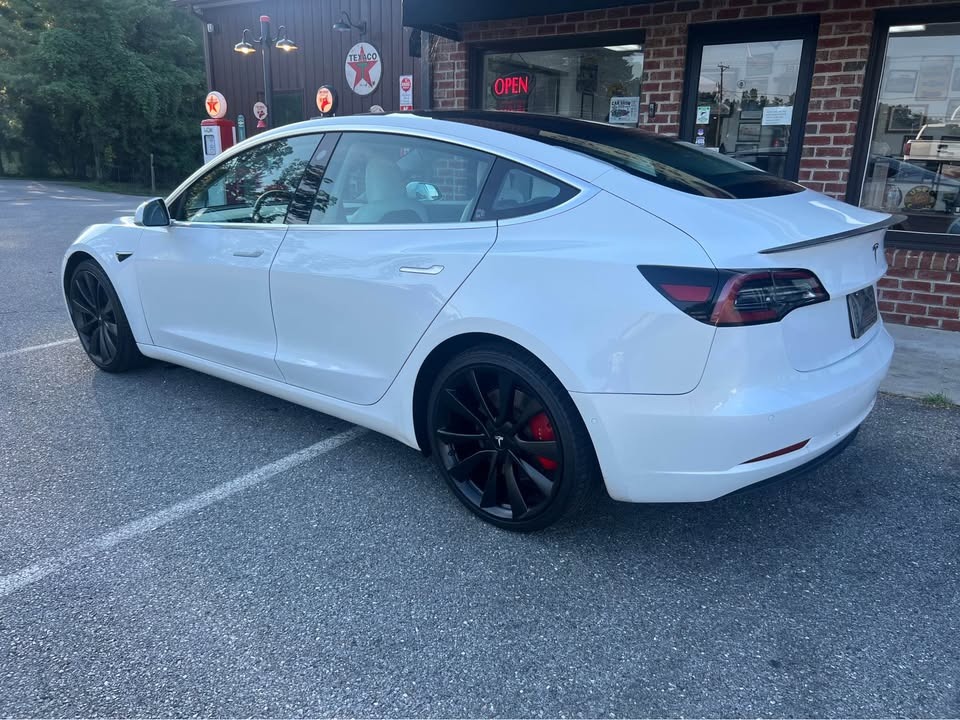 2020 Tesla Model 3 thumbnail 3