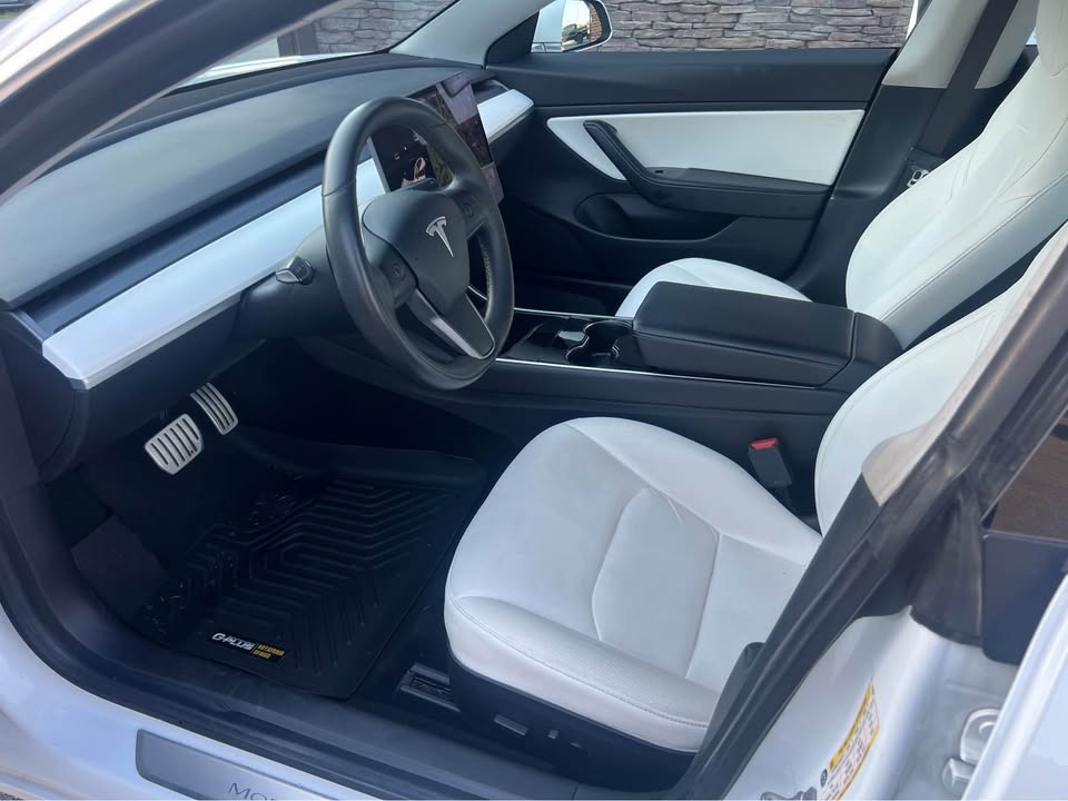 2020 Tesla Model 3 thumbnail 8