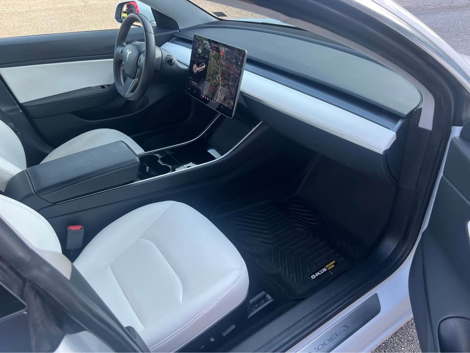 2020 Tesla Model 3 thumbnail 11