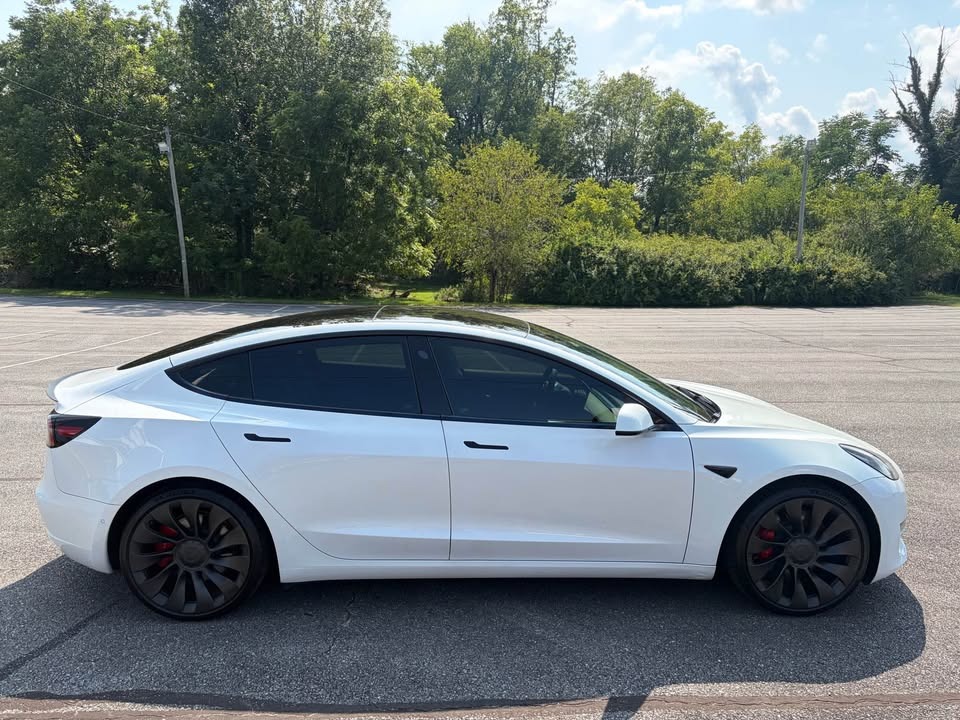 2022 Tesla Model 3 thumbnail 6