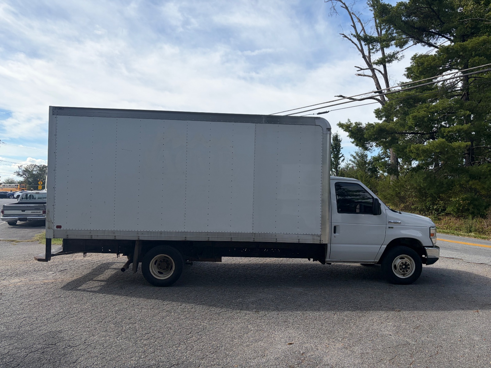 2019 Ford E-350 thumbnail 6
