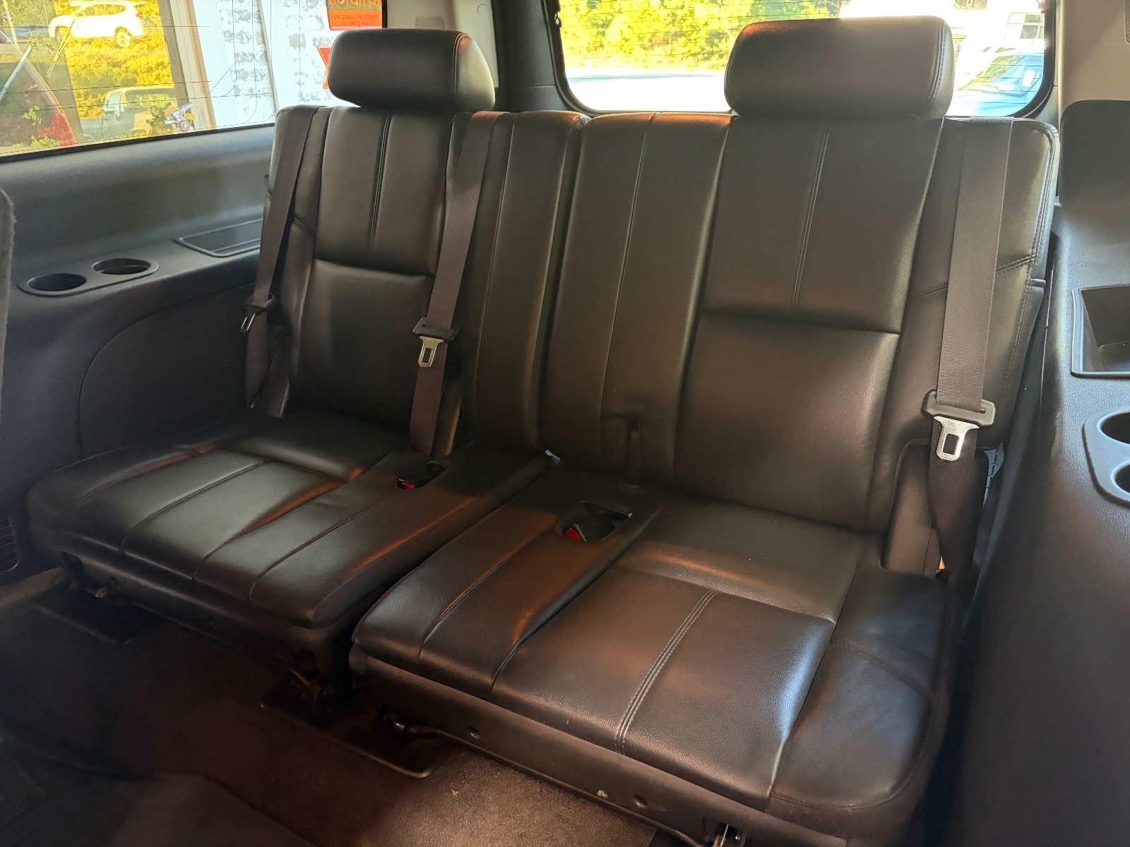 2014 Chevrolet Suburban thumbnail 12
