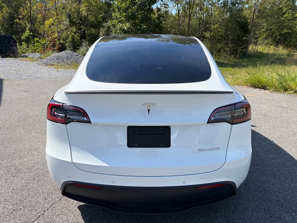 2022 Tesla Model Y thumbnail 4