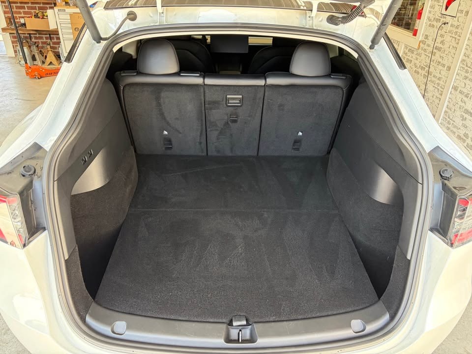 2022 Tesla Model Y thumbnail 12