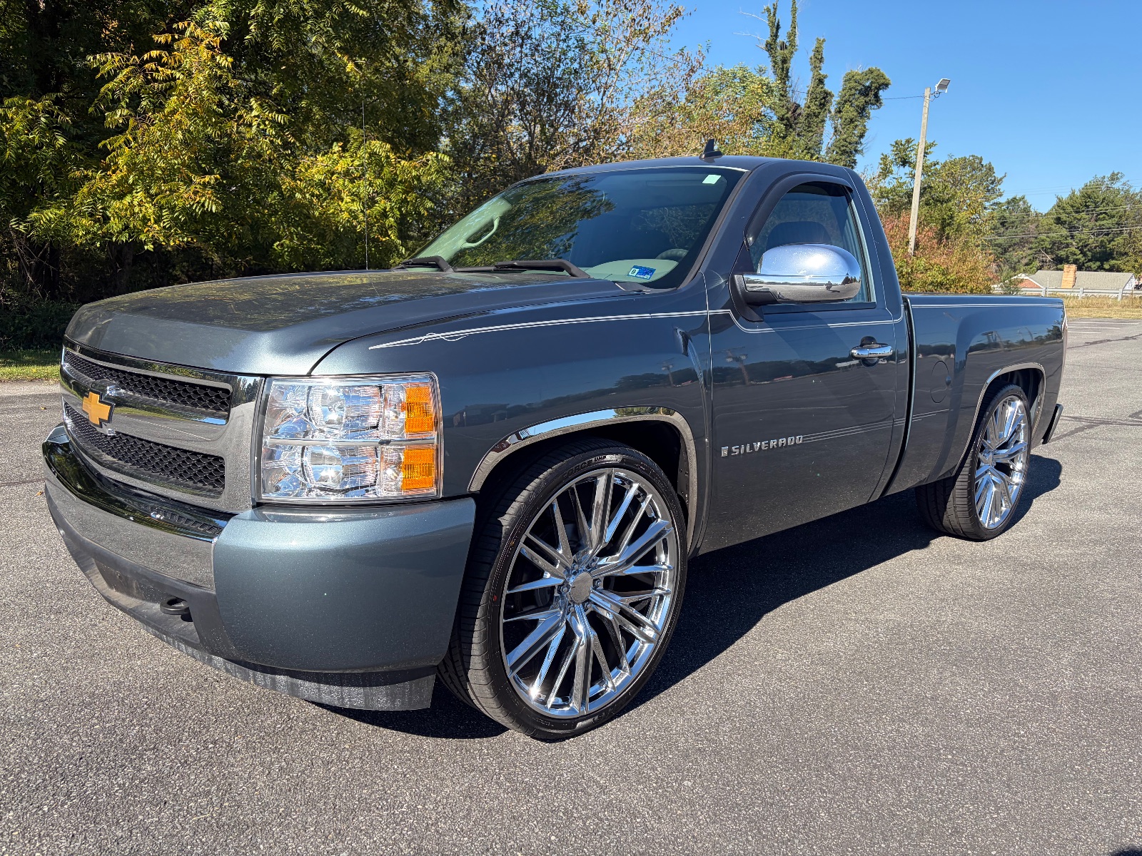 2008 Chevrolet Silverado, view 1 of 10