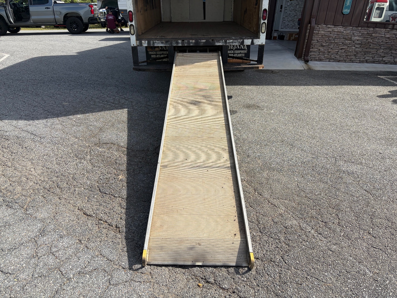 2019 Ford E-350 thumbnail 8
