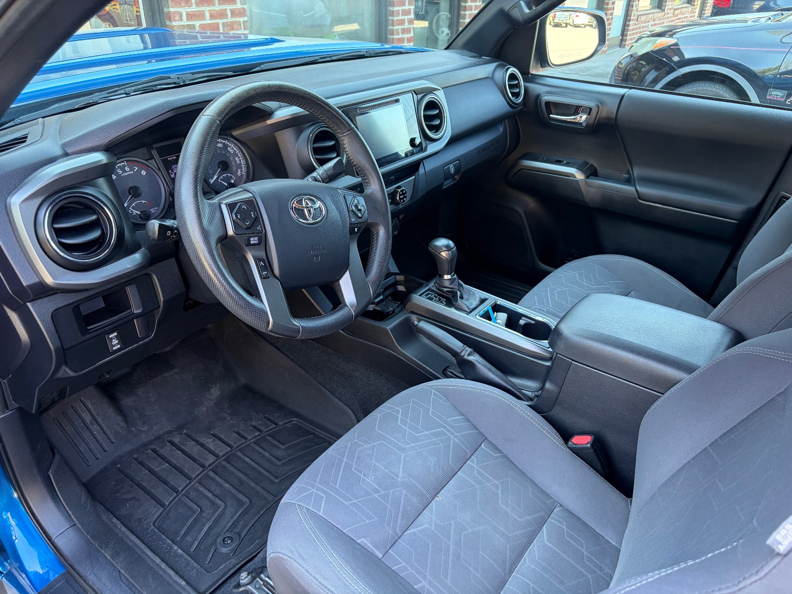 2016 Toyota Tacoma thumbnail 10