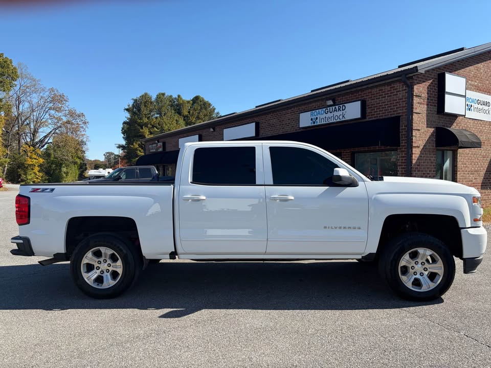2017 Chevrolet Silverado 1500 thumbnail 6