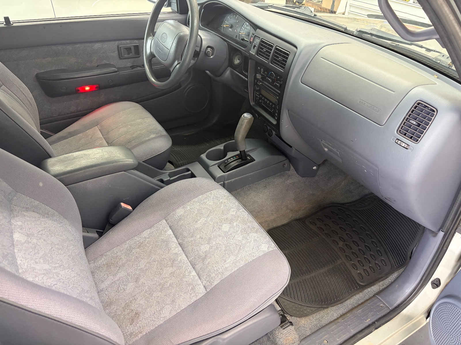 2000 Toyota Tacoma thumbnail 9