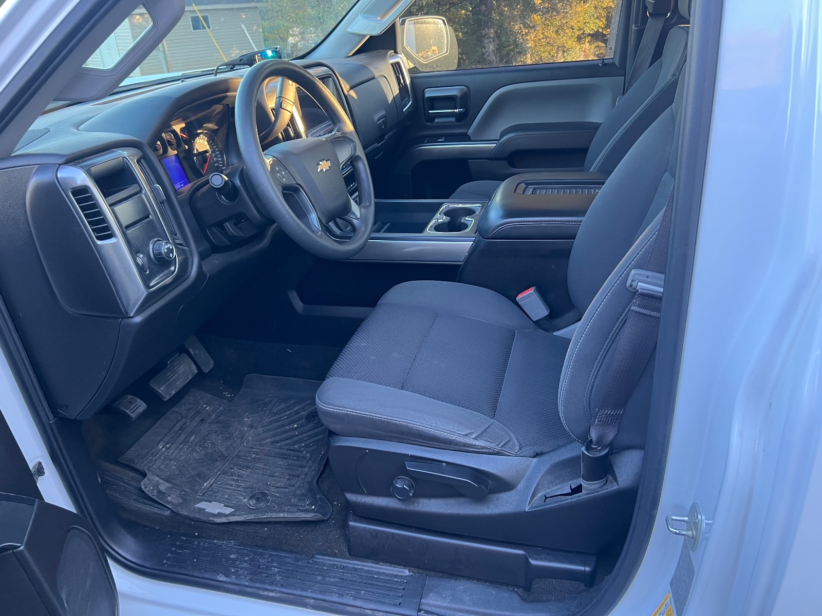 2017 Chevrolet Silverado thumbnail 15